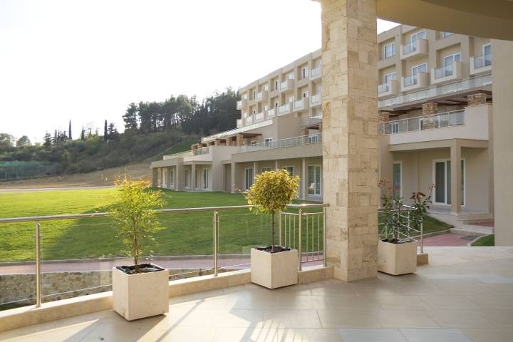 Elpida Resort & Spa - 2