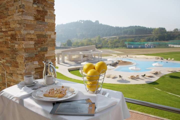 Elpida Resort & Spa - 3
